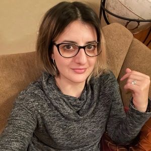 Meet your Posher, Yuliya